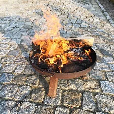 Familienfreundliche Gerichtsstube Im Rittergut Bei Dresden Fuer 6 Pers